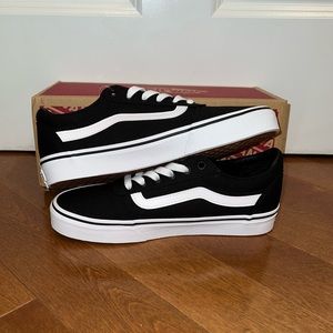 NWT Vans Women’s Ward Sneakers